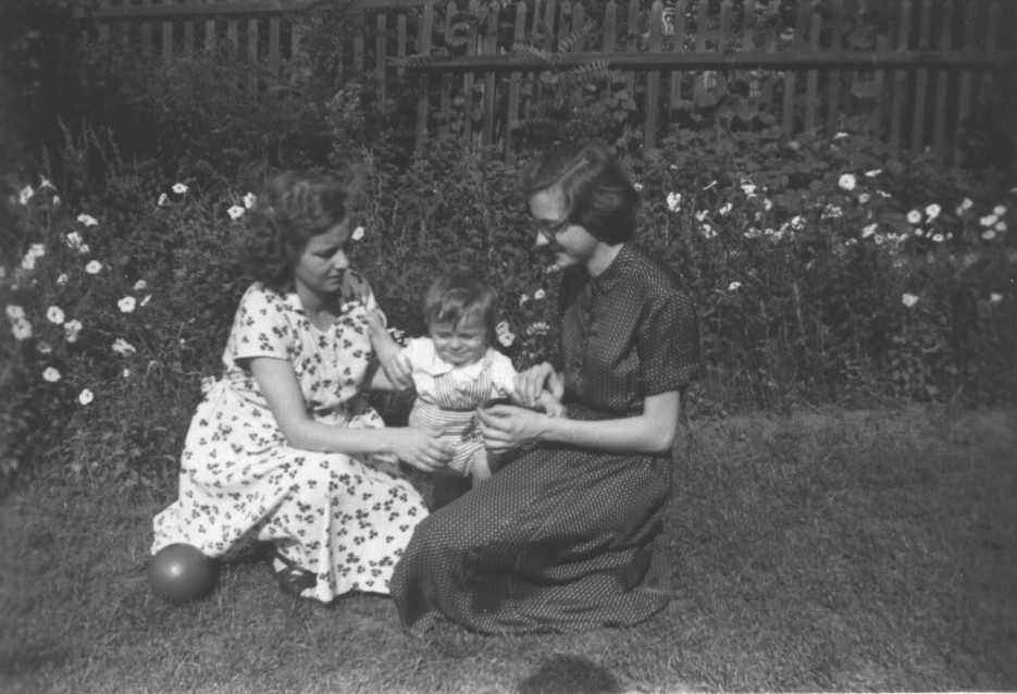 anyu, Laci, keresztmama, 1955