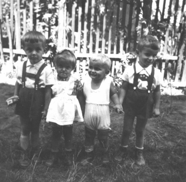 Guszti, Pista, Mari, Laci 1958