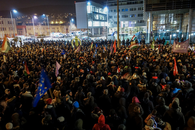 Tüntetés 2018. december 16-án a tévé-székház előtt