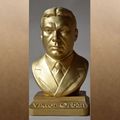 Orbán-szobor ajándékba.jpg